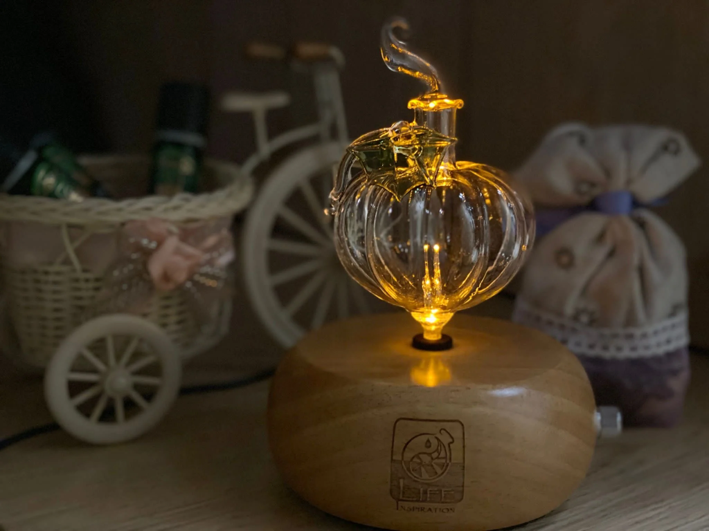 Aroma Diffuser (wooden base - pumpkin)